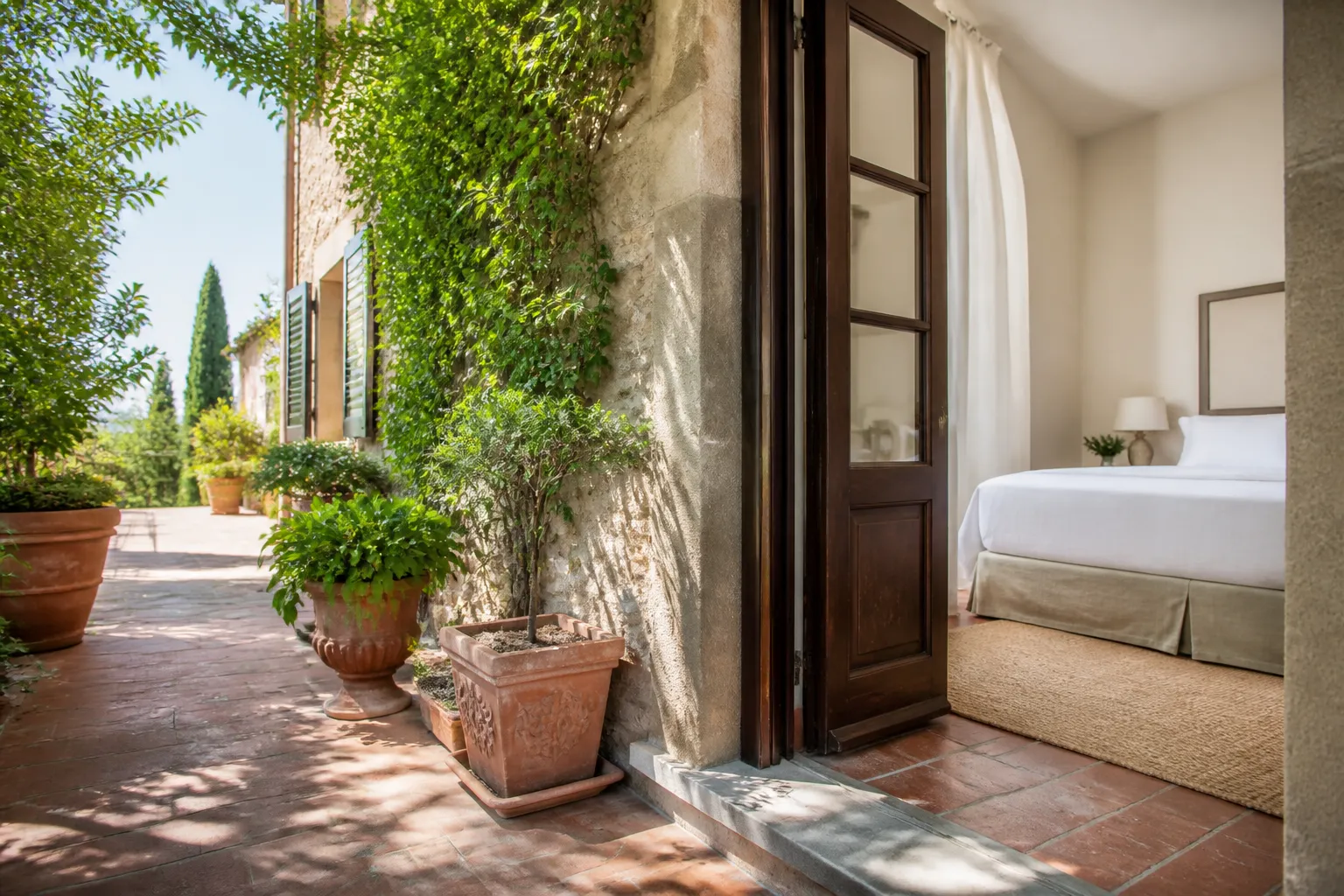 Tuscan farm stay with a courtyard and clean rooms ready for guests